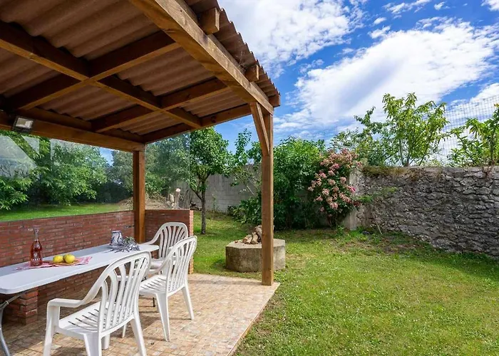 Casa Con Jardin Cerca De La Playa - El Porton Miengo