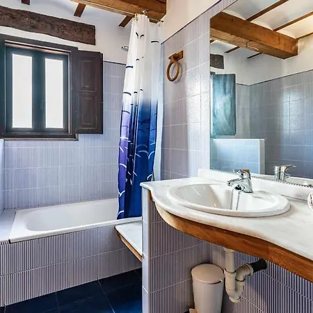 Casa Con Jardín Cerca De La Playa El Porton Chalé